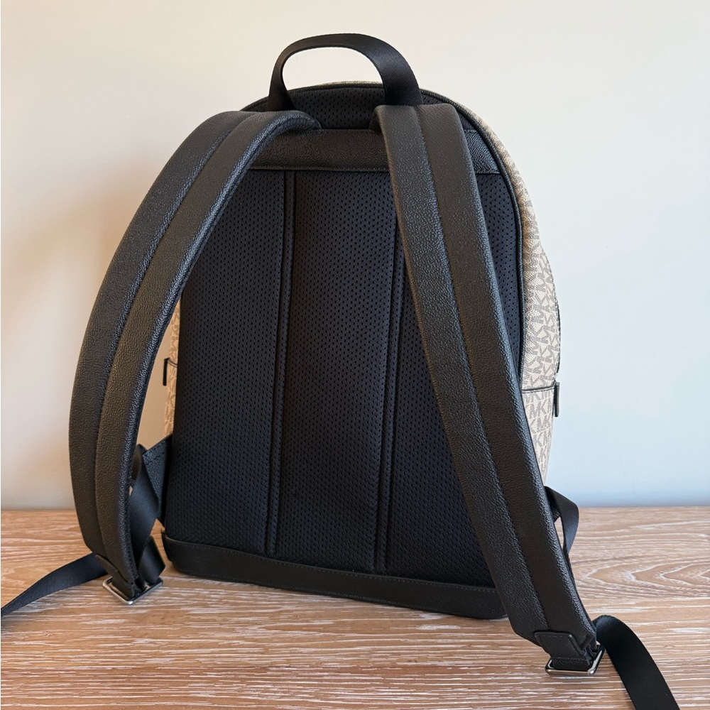 Michael Kors - Logo Tan and Black Backpack - Picture 2 of 7